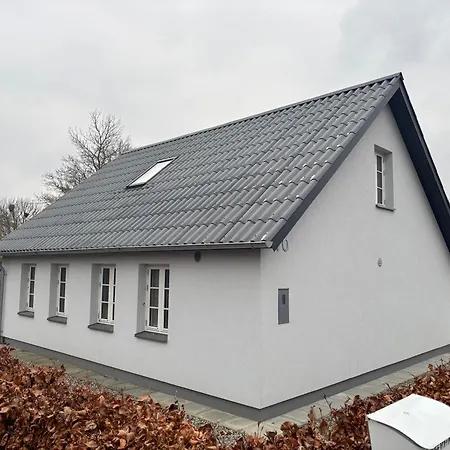 House Overlooking The Countryside And Close To The Villaer Middelfart