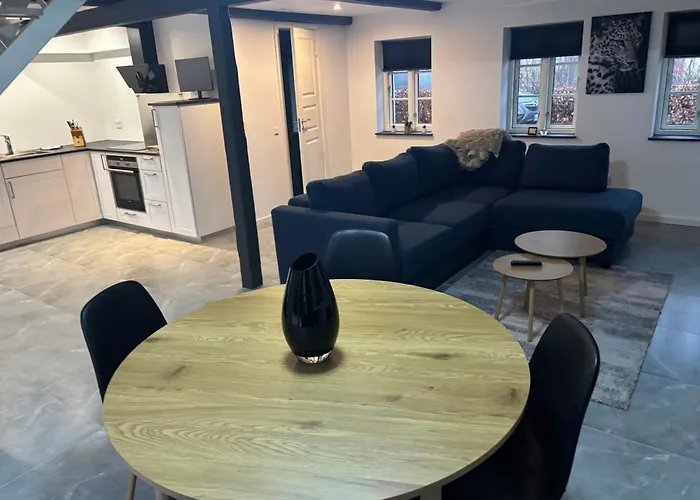 House Overlooking The Countryside And Close To The Villa