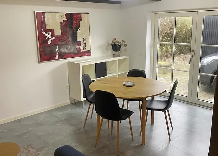 House Overlooking The Countryside And Close To The וילה *